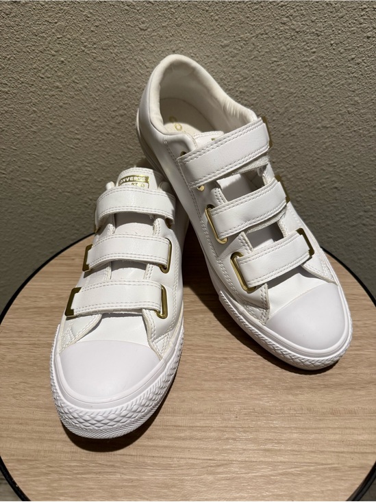 Converse Shoes - Converse Chuck Taylor All Star 3V Ox Low-top White w/ gold tone accents Size 10